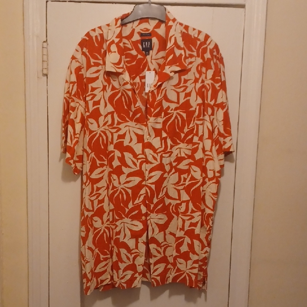 GAP Vibrant Ref and Cream Leaf Shirt. Sz XXL